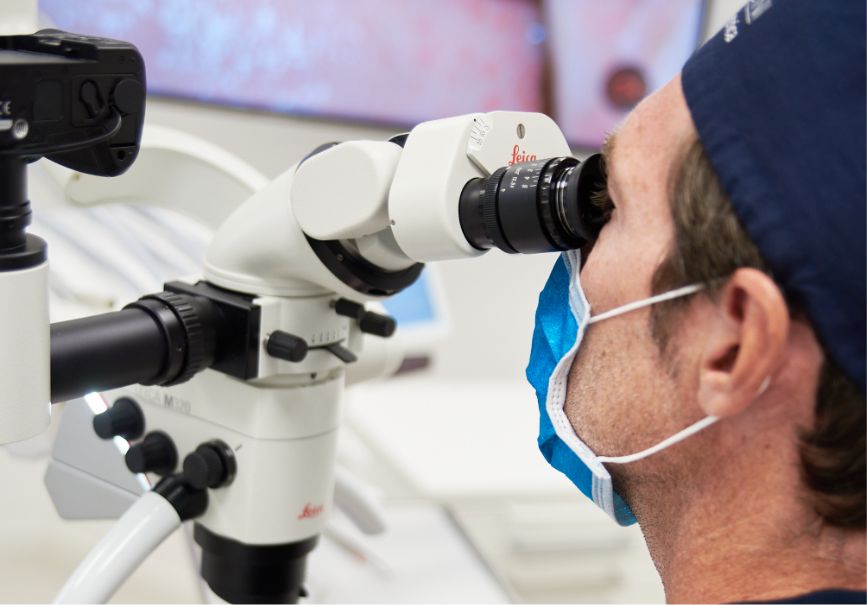 Clinica-Odontoiatrica-Mancini - Microscopio ottico dentale